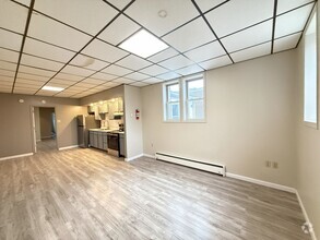 Building Photo - 132 E Main St