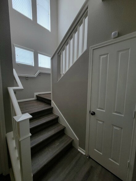 Foto del edificio - 77 Woodlily Pl