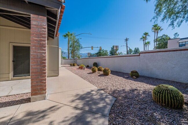 Foto del edificio - Move-In Ready 2-Bed Tucson Home with Natur...