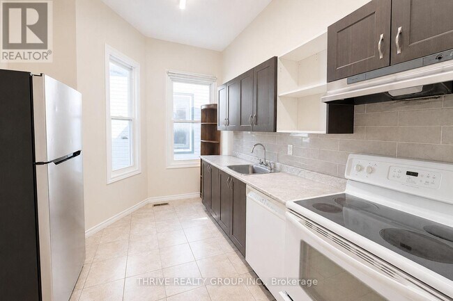 Photo du bâtiment - 220 Hamilton Rd
