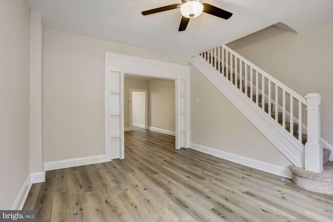 Living Room - 2873 Mayfield Ave Townhome