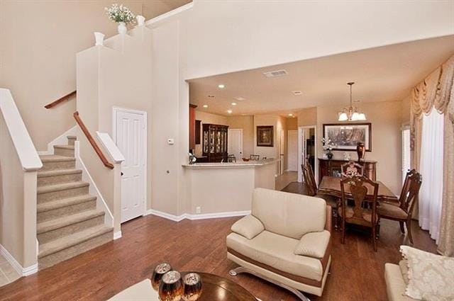 Building Photo - 859 Llano Dr