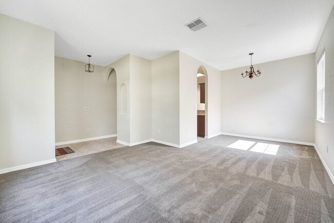 Foto del edificio - Cozy 4/2 Home Nestled in a Gated Community