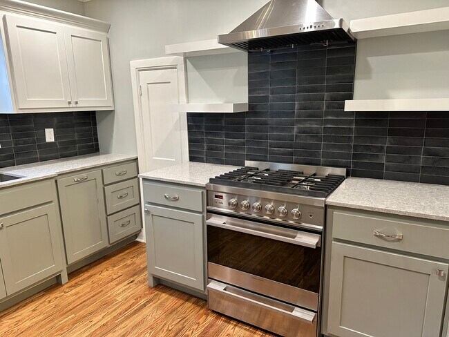 Foto del edificio - 3134 E 17th St