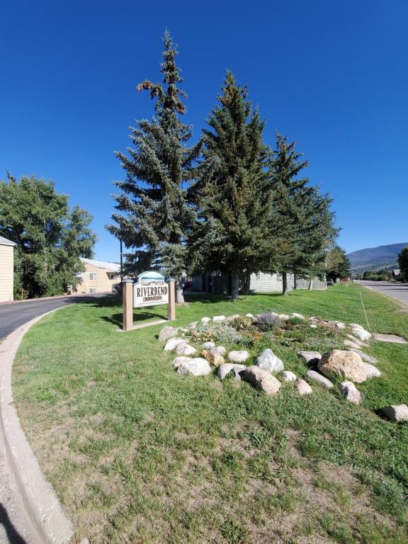 Primary Photo - 761 Rainbow Dr