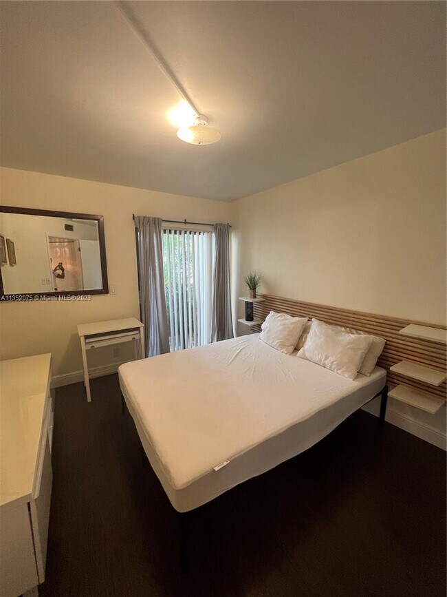 5533 Courtyard Dr Unit 5533, Margate, FL 33063 Condo for Rent in