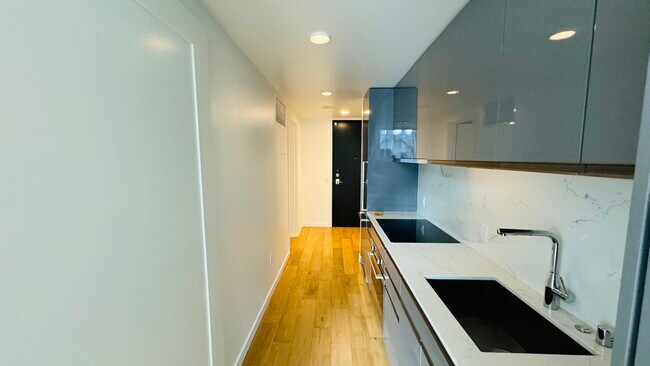 Pasillo 2 - 1808 Minor Ave