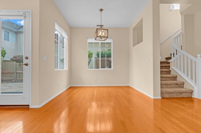 Building Photo - 51 Danbury Ln