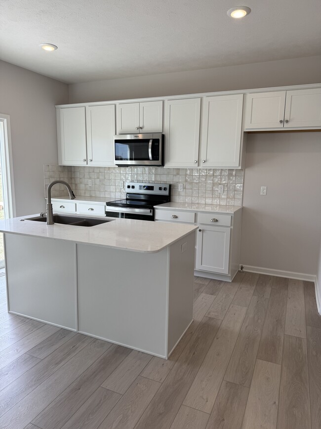 Building Photo - 9505 S 181st St