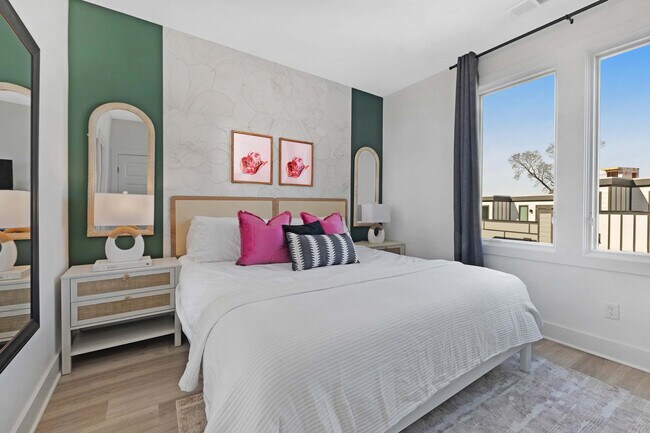 Building Photo - 104 Myrtle St