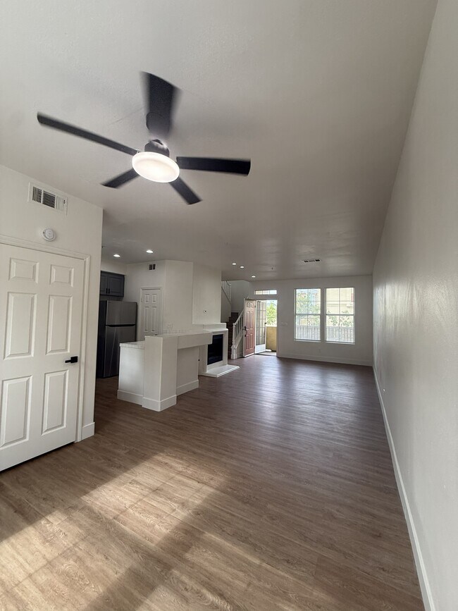 Foto del edificio - 488 W Summerfield Cir