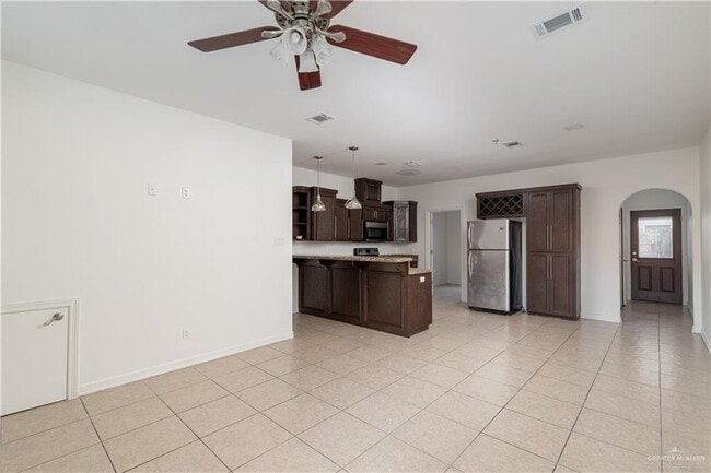 Building Photo - 1307 W Fig Ave