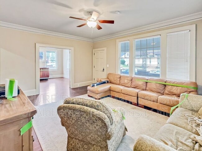 Building Photo - 420 Caplewood Dr