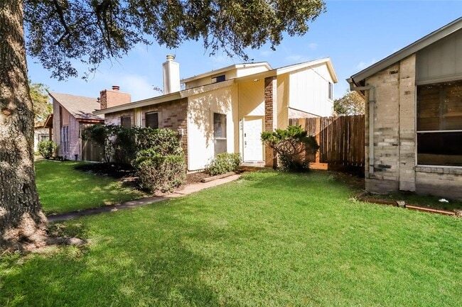 Building Photo - 6450 Dellfern Dr