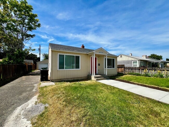 Building Photo - Non-Refundable & Security Deposit Total: $1500.00