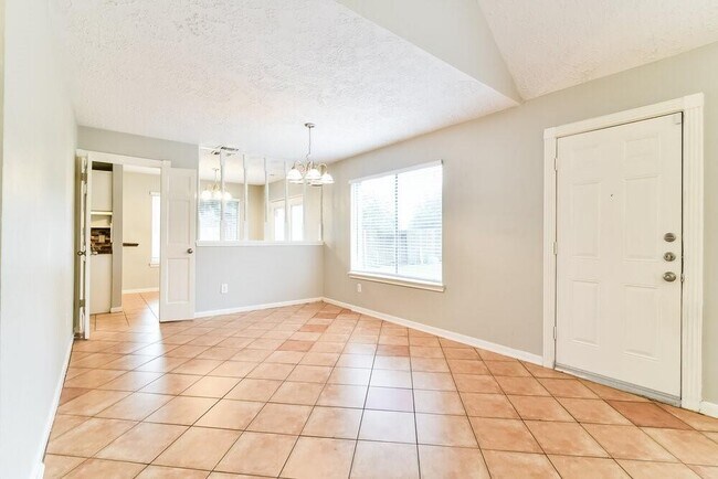 Building Photo - 9811 Churchill Way Dr