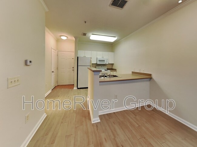 Building Photo - 9312 Crescent Loop Cir