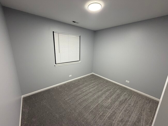 Building Photo - 743 Sterling Ct