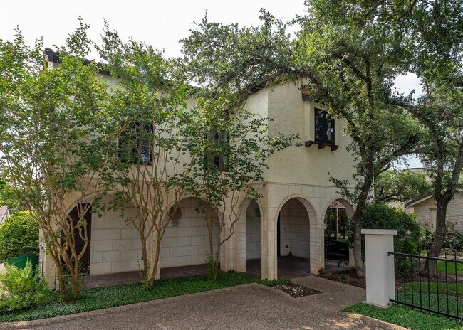 Building Photo - 38 Club Estates Pky
