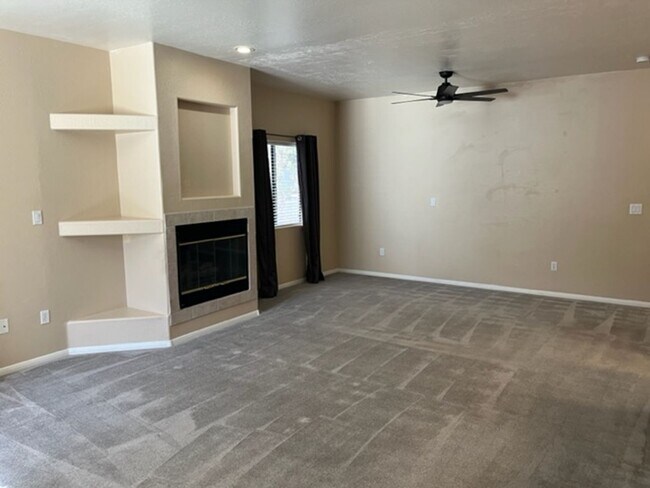 Foto del edificio - 3 Bedroom Townhouse in Gated Boulder Park ~ Prescott