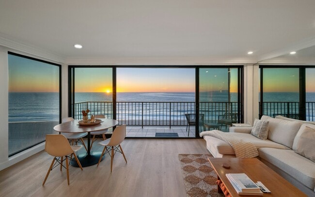 Building Photo - 721 Esplanade