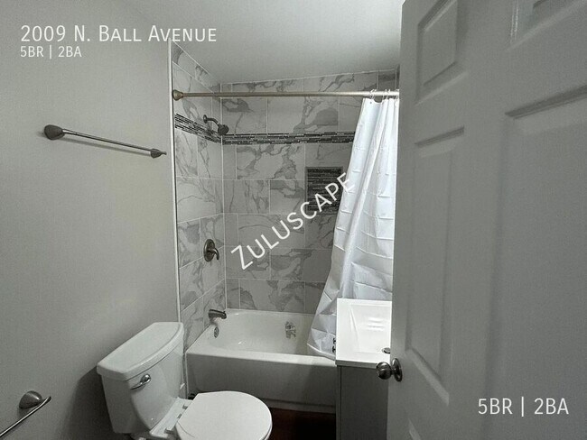 Building Photo - 2009 N Ball Ave