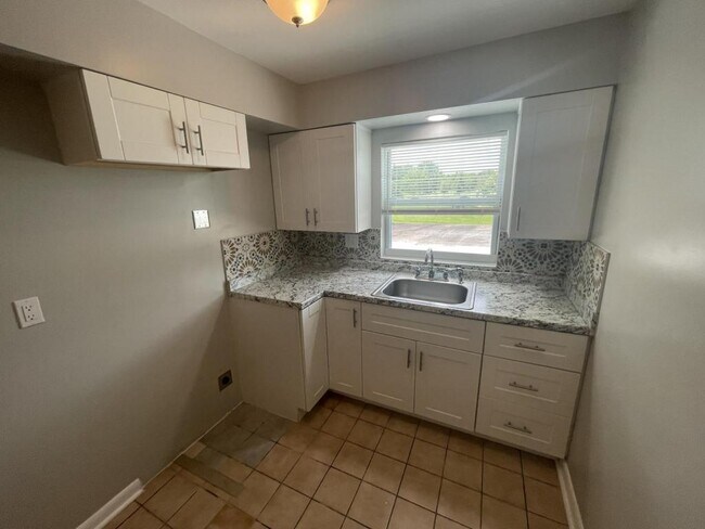 Foto del edificio - 3427 W Main St