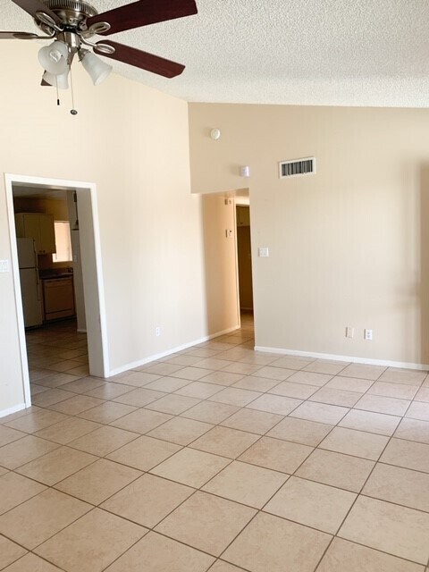 Foto del edificio - Spacious 2 Bedroom 2 Bathroom Home