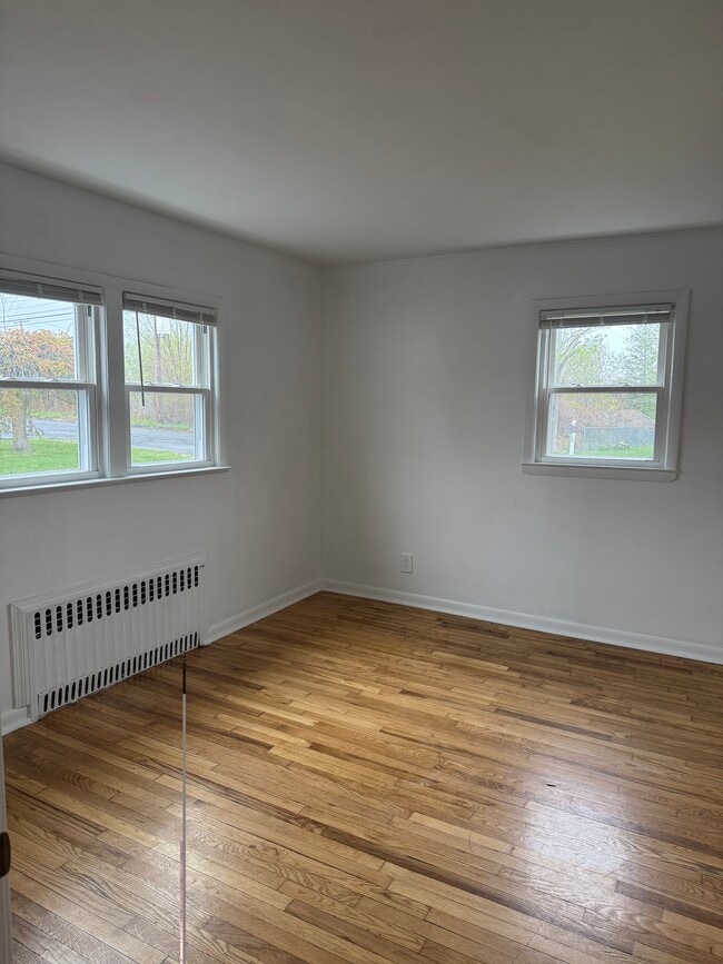 Foto del edificio - 7 Mona Ave