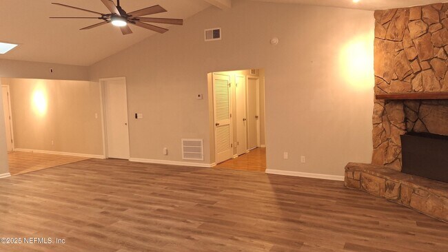 Foto del edificio - 10579 Castlebrook Dr