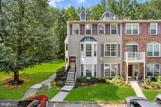 Building Photo - 2 Cheverny Ct