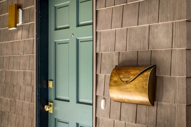 Building Photo - 4629 Keswick Rd