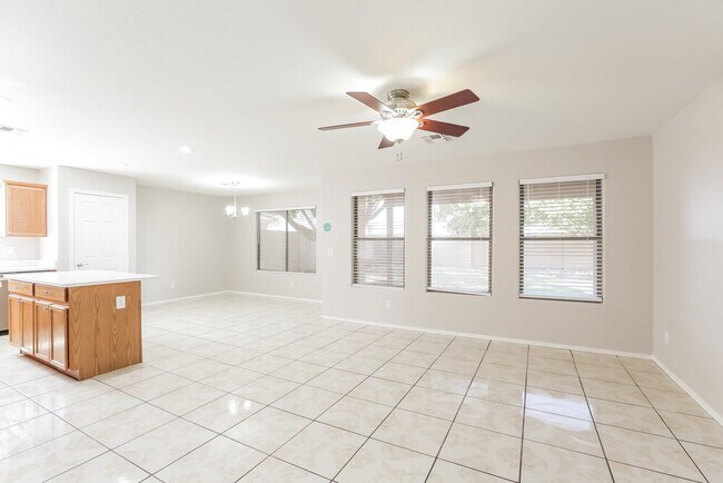 Building Photo - 4218 N 92nd Ln
