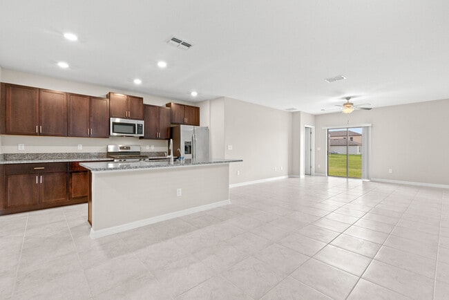 Building Photo - LIKE NEW Home for Rent in Lynwood!