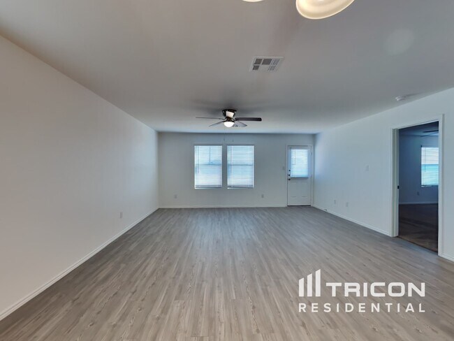Building Photo - 209 Free Waters Seguin TX
