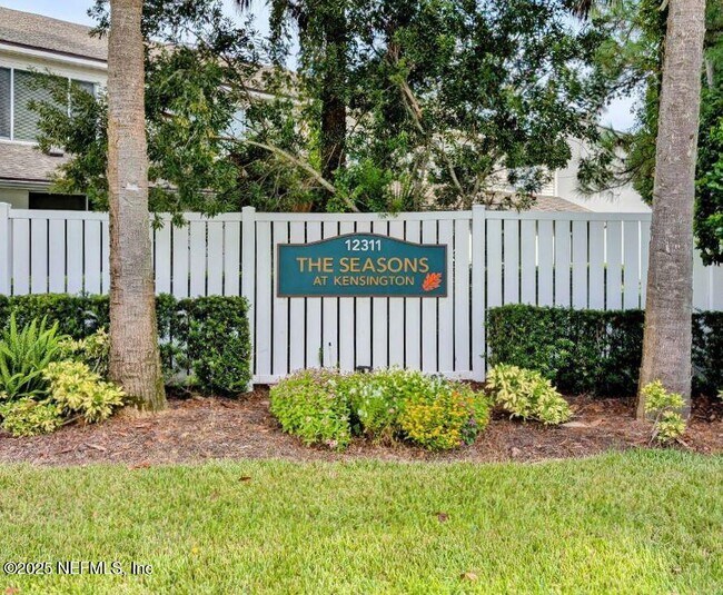 Foto del edificio - 12311 Kensington Lakes Dr