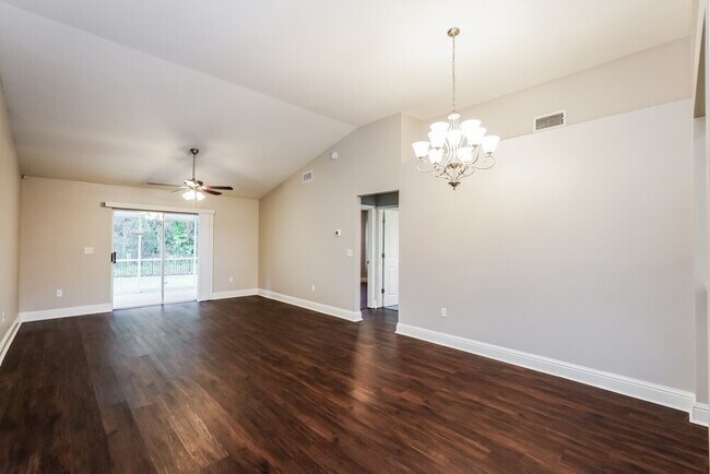 Foto del edificio - 1745 Kirtley Dr