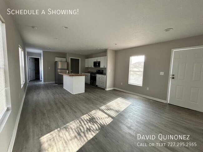 Foto del edificio - 5715 Heather View Ln