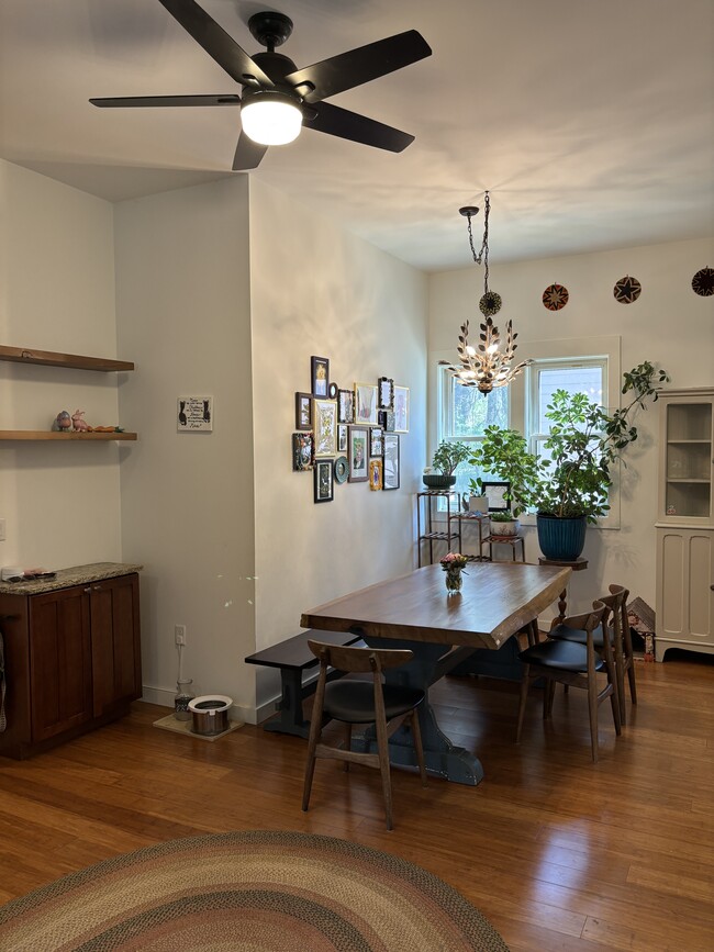 Building Photo - 13 Ruslan Dr