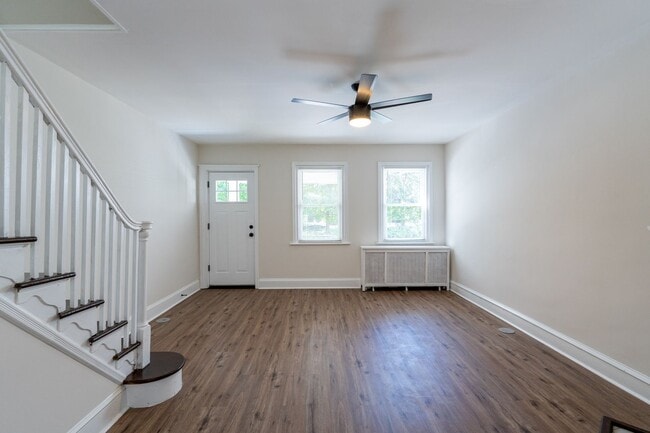 Building Photo - Newly rehabbed 3 bedroom With garage