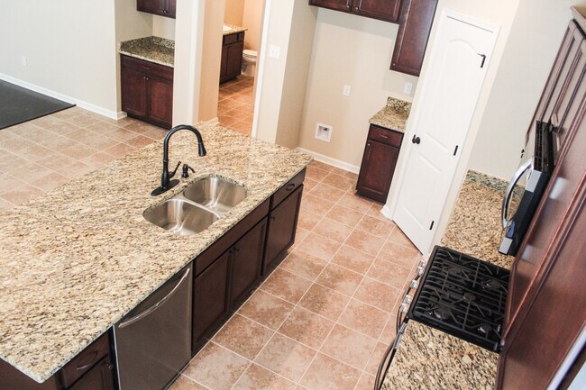 Building Photo - 4BR IN ZACHARY