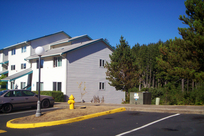 Building Photo - The Ridge Apartments