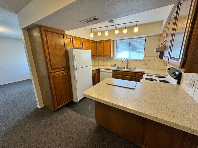 Foto del edificio - Cute, Cozy, Downtown Beauty.