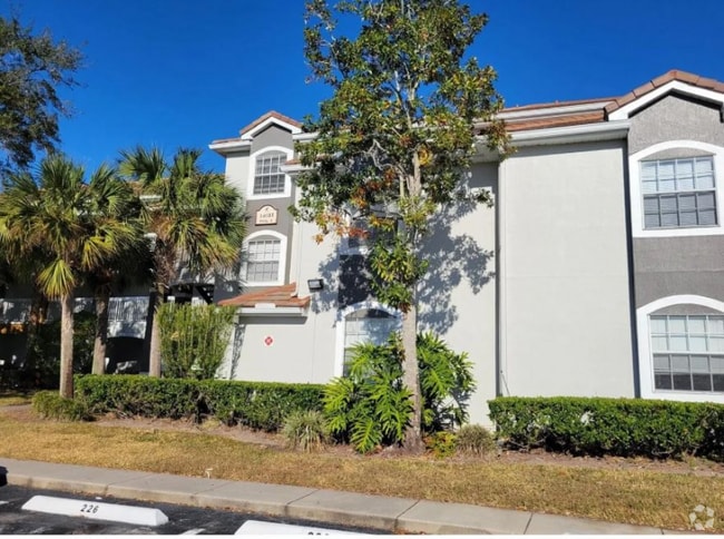 Building Photo - 14037 Fairway Island Dr