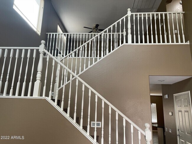 Building Photo - 2037 W Marconi Ave