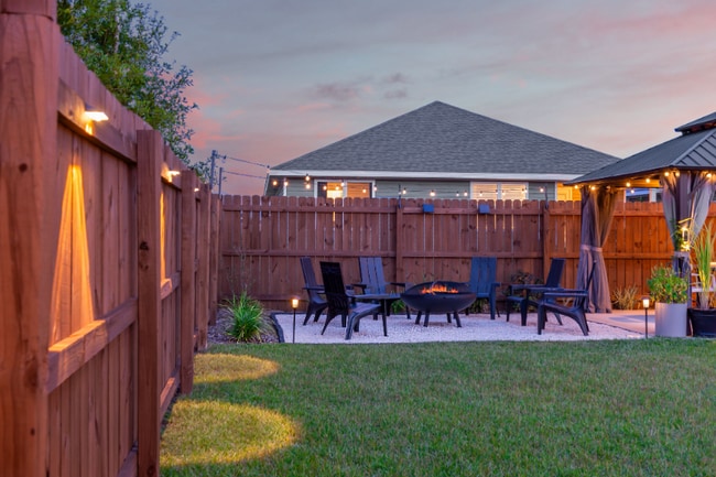 Building Photo - 5390 Peach Dr