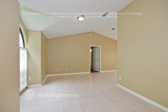 Foto del edificio - 605 Fisher Ct