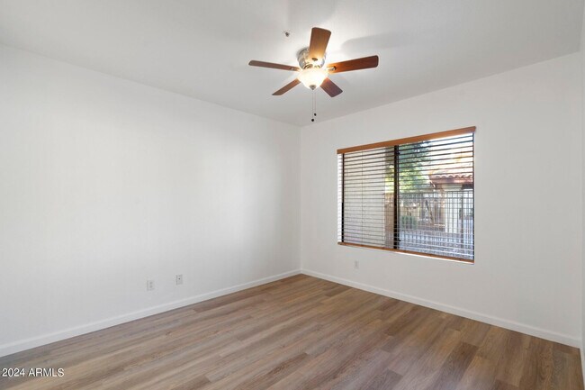 Foto del edificio - 7008 E Gold Dust Ave