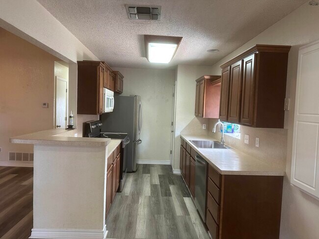 Foto del edificio - 2 Bayberry Ct