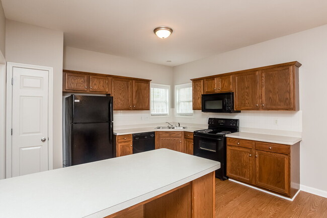 Building Photo - 880 Terrace Mill Dr